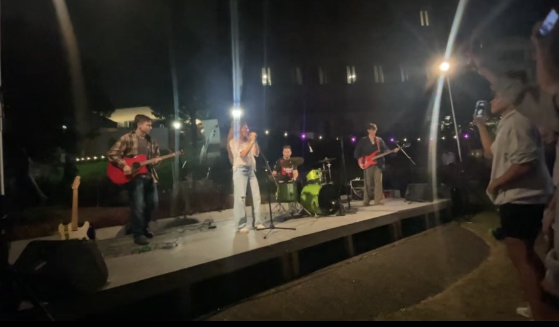 Henry, Ellie, Jackson and Benjamin performing during the Fall Band Night (2024)