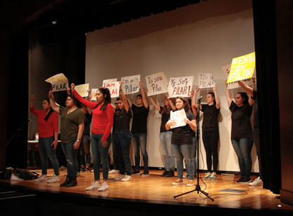 Uni2ACT, Holy Cross’s bilingual theatre troupe, kicked off the Academic Conference with their production of “Walking Still: Rompiendo Barriers y Building Puentes.”