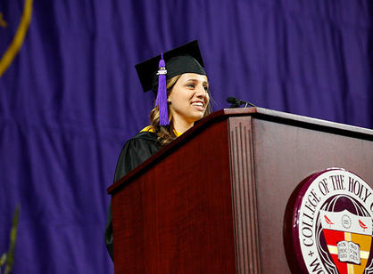 Chemistry major Taylor K. Pels delivers the valedictory address.