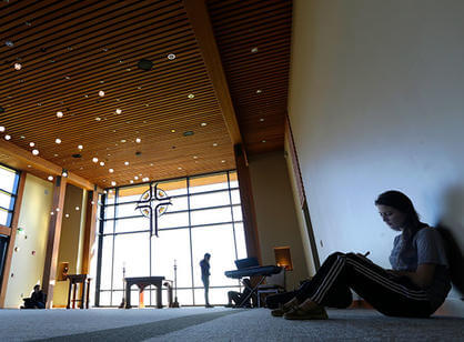 The Thomas P. Joyce ’59 Contemplative Center is a 33,800 square-foot complex featuring a chapel, meeting rooms, dining room, and bedrooms for 60 individuals in a lodge-like atmosphere removed from the regular bustle of campus life. Photo by: Tom Rettig
