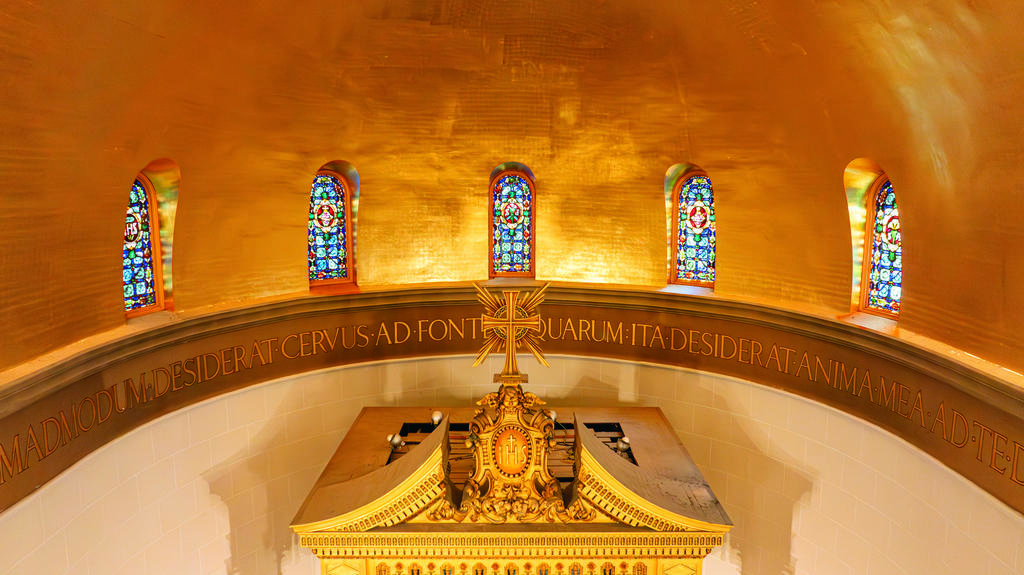 Gold-painted area over an altar