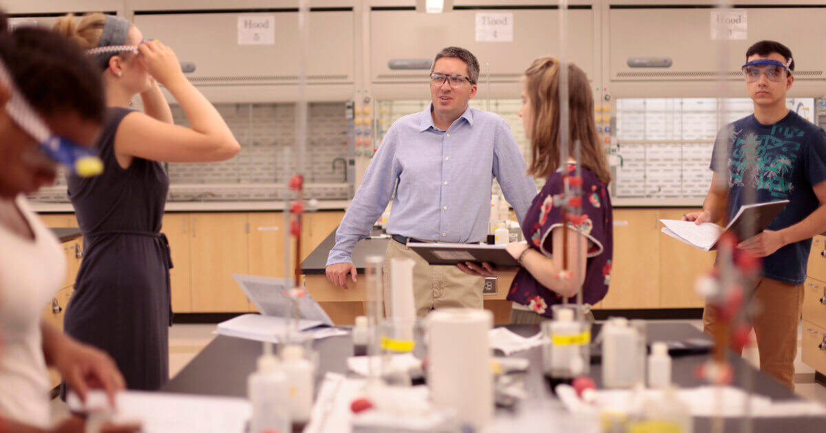 Funding Academic Opportunities for Students | Holy Cross Magazine