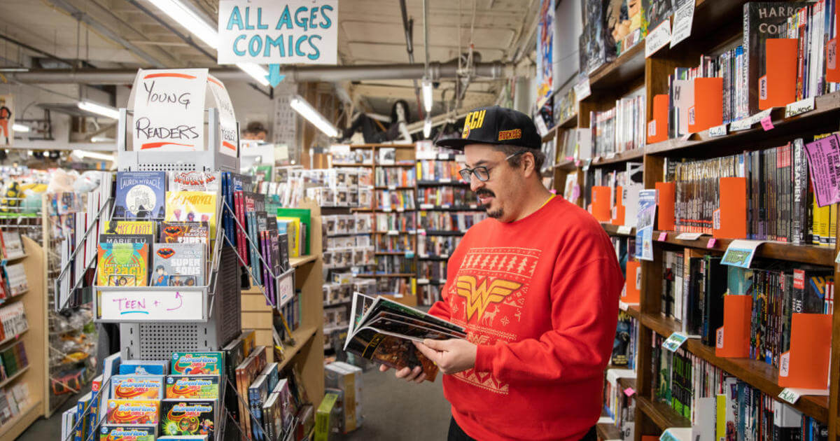 Exploring History Through Graphic Novels Holy Cross Magazine