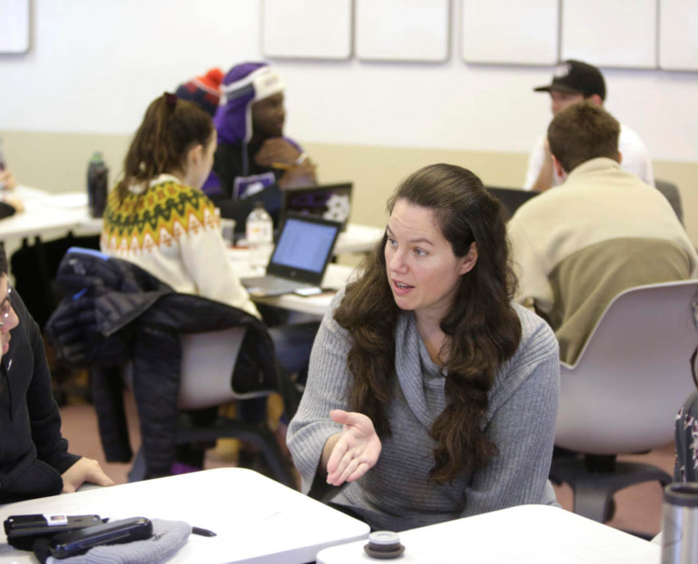 Ja-Naé Duane works with students in Stein Hall in 2018.